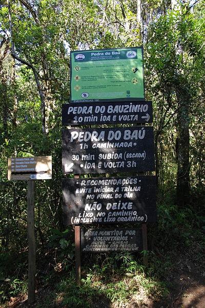 400px-Pedra_do_bau_inicio_da_trilha