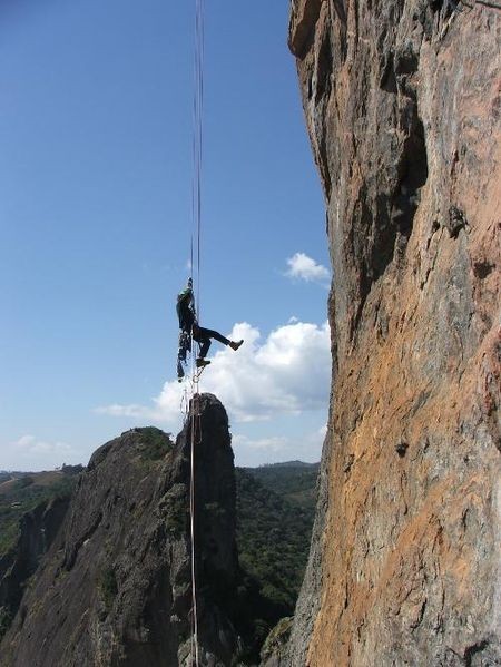 450px-PedradoBau_Bauzinho_Escalada